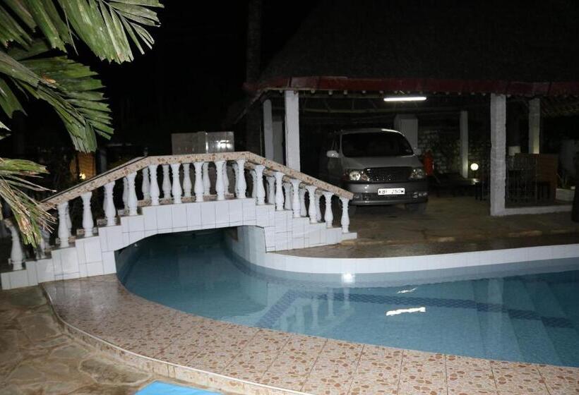 اتاق استاندارد سه نفره, Room In Guest Room   A Wonderful Beach Property In Diani Beach Kenyaa Dream Holiday Place