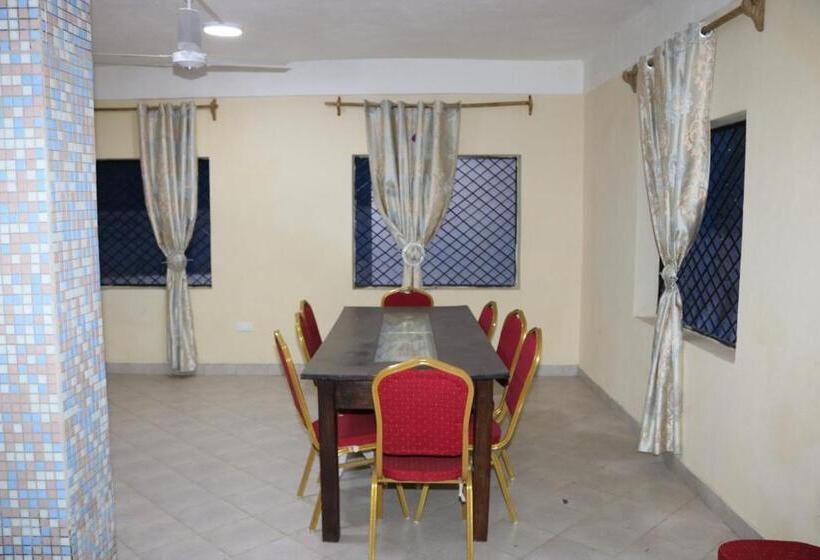 اتاق استاندارد سه نفره, Room In Guest Room   A Wonderful Beach Property In Diani Beach Kenyaa Dream Holiday Place