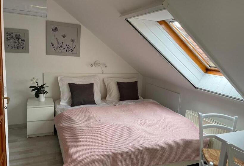 스탠다드 룸, Szentesi Panzió