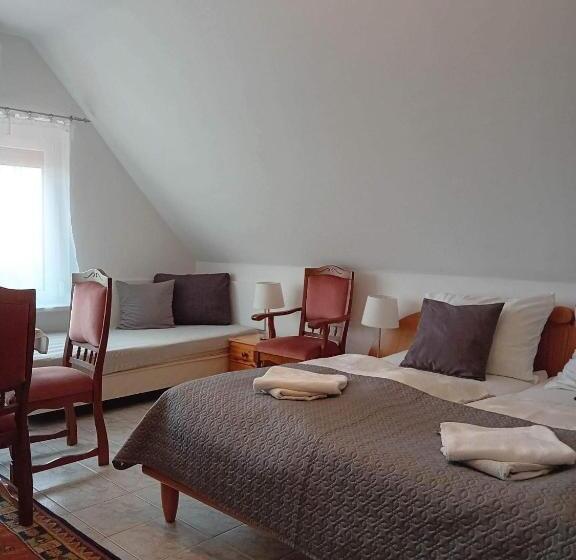 4인용 스탠다드 룸, Szentesi Panzió