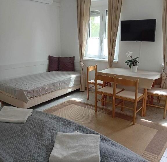 침실 1개 아파트, Szentesi Panzió