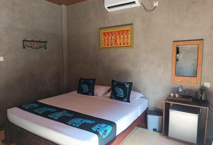 풀장 전망 디럭스 룸, Negombo Boutique Villa