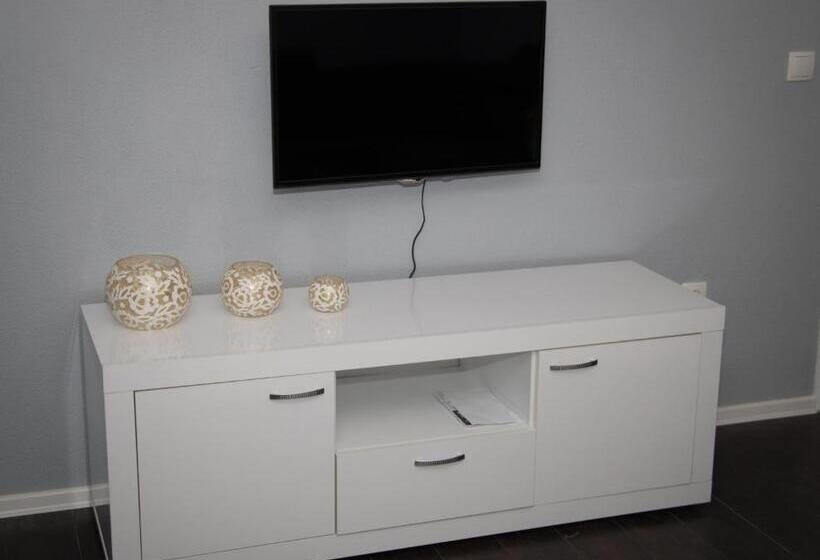 Deluxe Suite King Bed, Villa M
