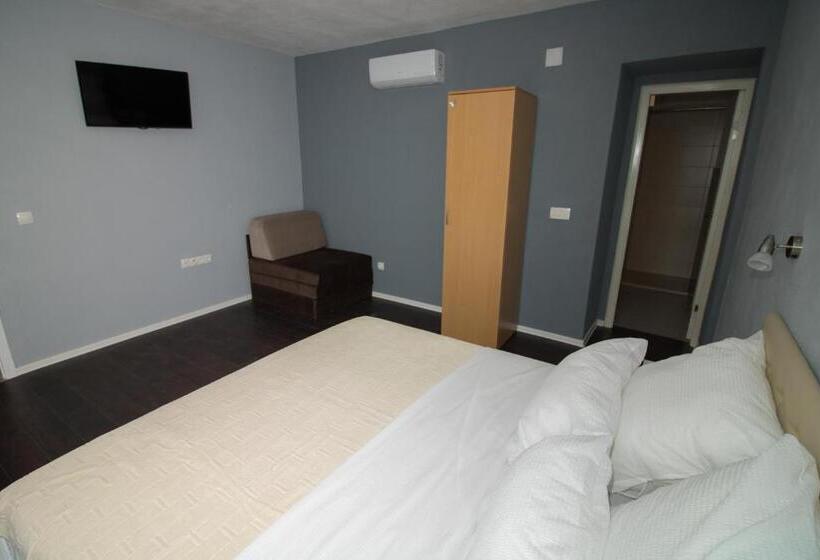 اتاق لوکس با تخت بزرگ, Villa M