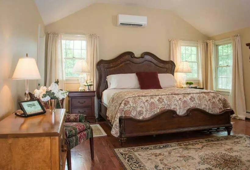 Standard Room King Size Bed