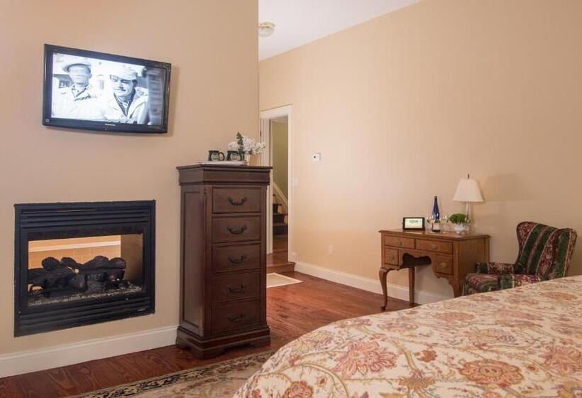 חדר סטנדרט עם מיטת קינג, Caldwell House Bed And Breakfast