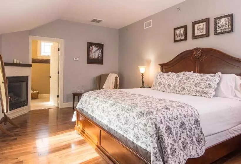 キングサイズベッドのデラックスルーム, Caldwell House Bed And Breakfast