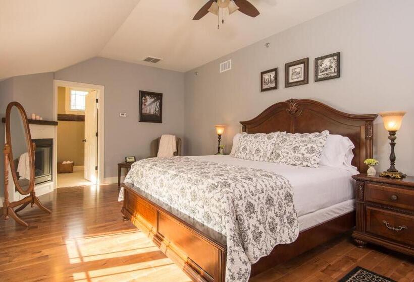 חדר דחוקס עם מיטת קינג, Caldwell House Bed And Breakfast