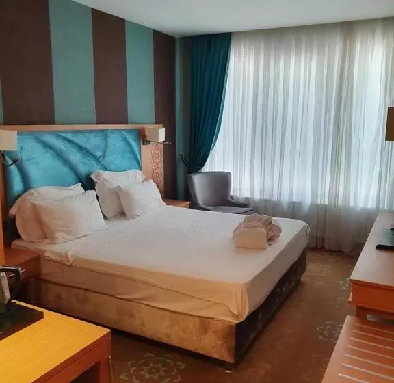 اتاق لوکس با تخت بزرگ, Esila Thermal Hotel & Spa