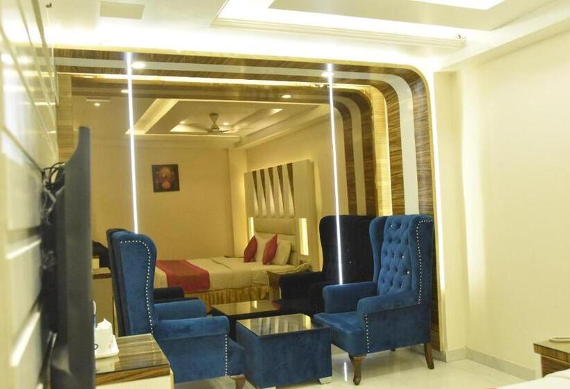 스위트, Aman Continental 2mins From Railway Station And 5 Mins From Metro