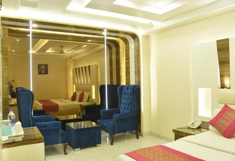 套房, Aman Continental   2mins From Railway Station And 5 Mins From Metro