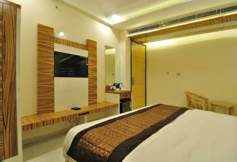 디럭스 룸, Aman Continental 2mins From Railway Station And 5 Mins From Metro