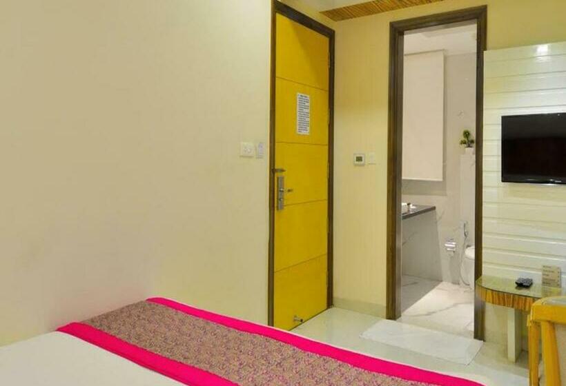 豪华房间, Aman Continental   2mins From Railway Station And 5 Mins From Metro