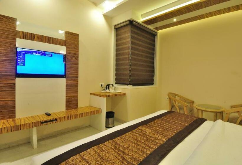 스탠다드 스튜디오, Aman Continental 2mins From Railway Station And 5 Mins From Metro