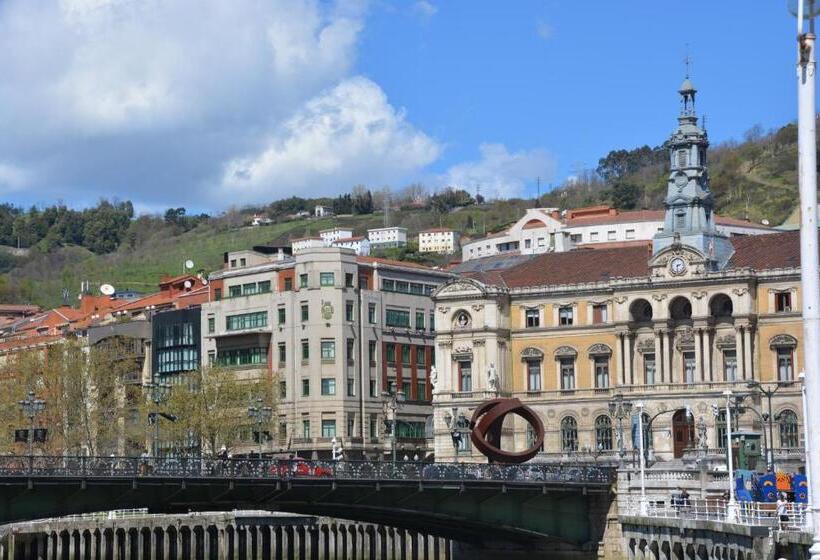 اتاق استاندارد با چشمانداز, Bilbao Plaza