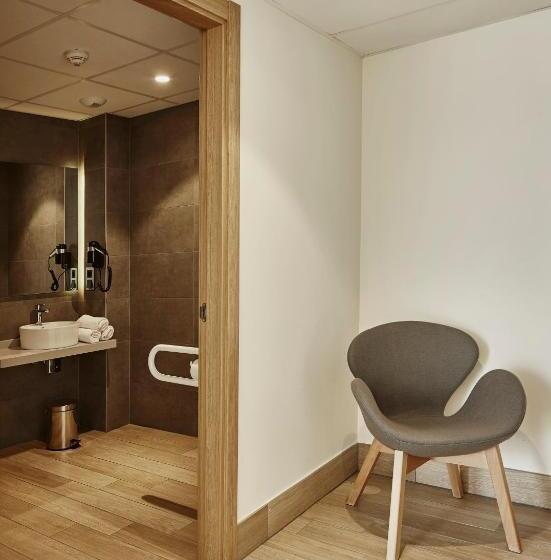 اتاق استاندارد با چشمانداز, Bilbao Plaza