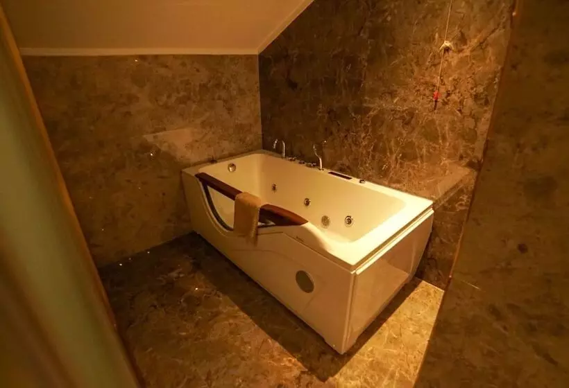 اتاق خانوادگی, Esila Thermal Hotel & Spa