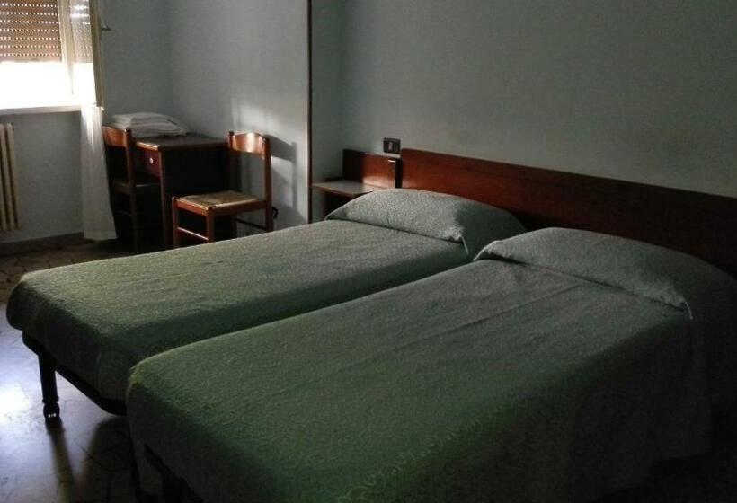 اتاق استاندارد یک نفره, Mira