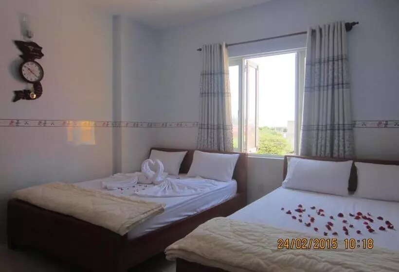اتاق استاندارد چهار تخته, Ngan Giang Guest House