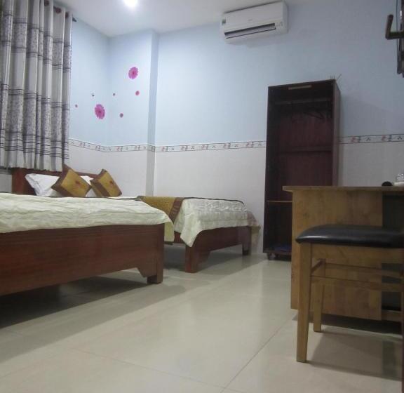 اتاق استاندارد چهار تخته, Ngan Giang Guest House