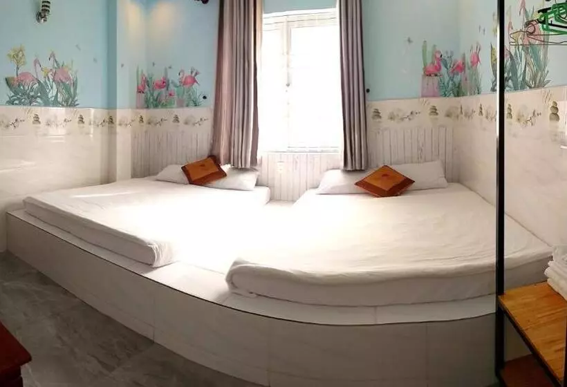 اتاق خانوادگی, Ngan Giang Guest House