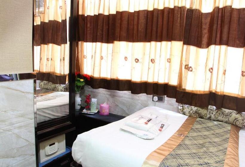 اتاق خانوادگی, Temple Street