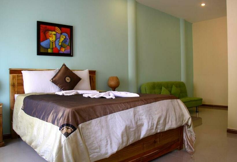 اتاق لوکس با چشم‌انداز استخر, Xin Chao