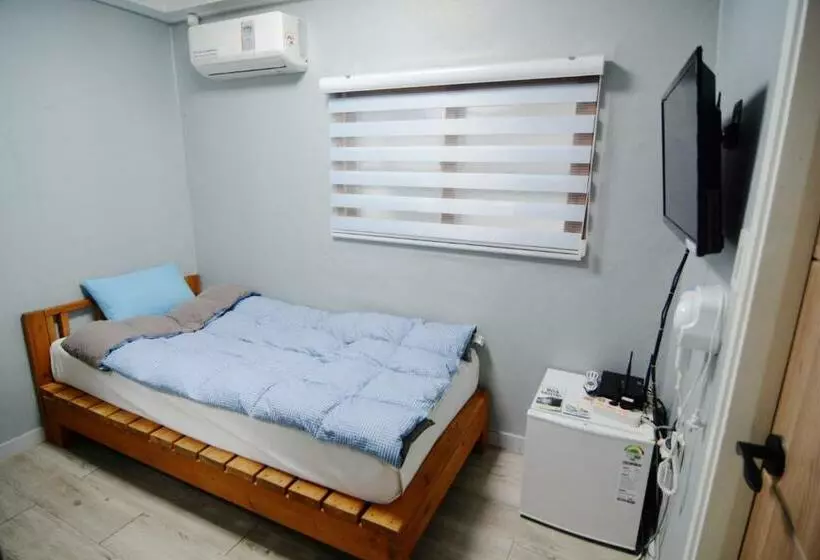 Standard Yhden Hengen Huone, Insadong Hostel