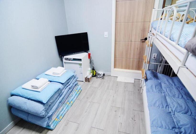 スタンダード4人部屋, Insadong Hostel