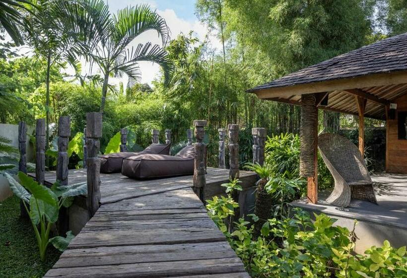 수영장이 있는 3베드룸 빌라, Blue Karma Village