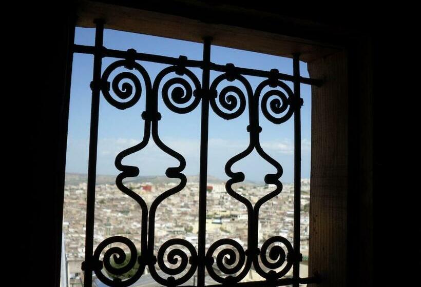 带景观的三人标准房间, Riad Letchina