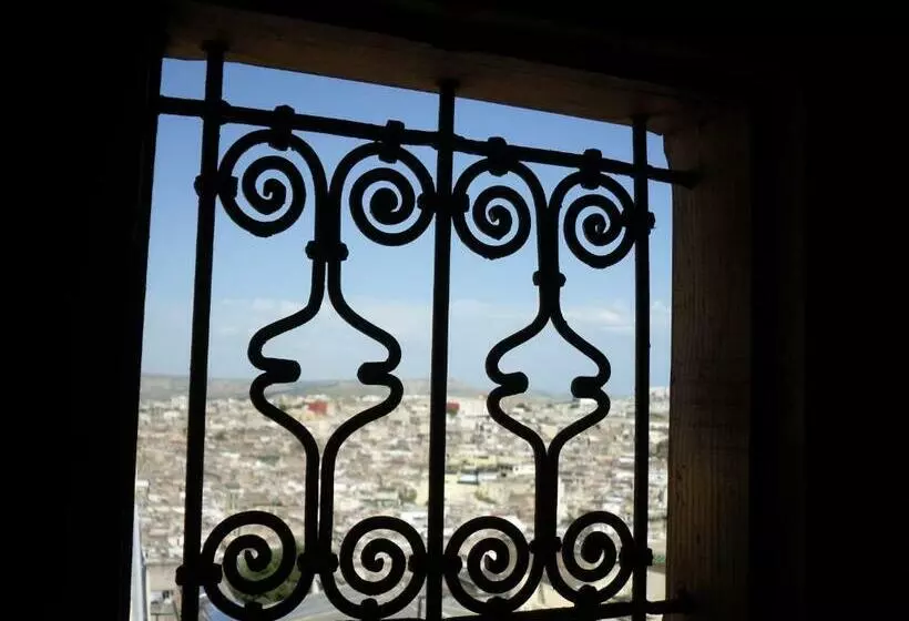 اتاق استاندارد سه تخته با چشم‌انداز, Riad Letchina