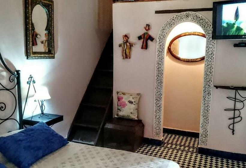 舒适三人间, Riad Letchina