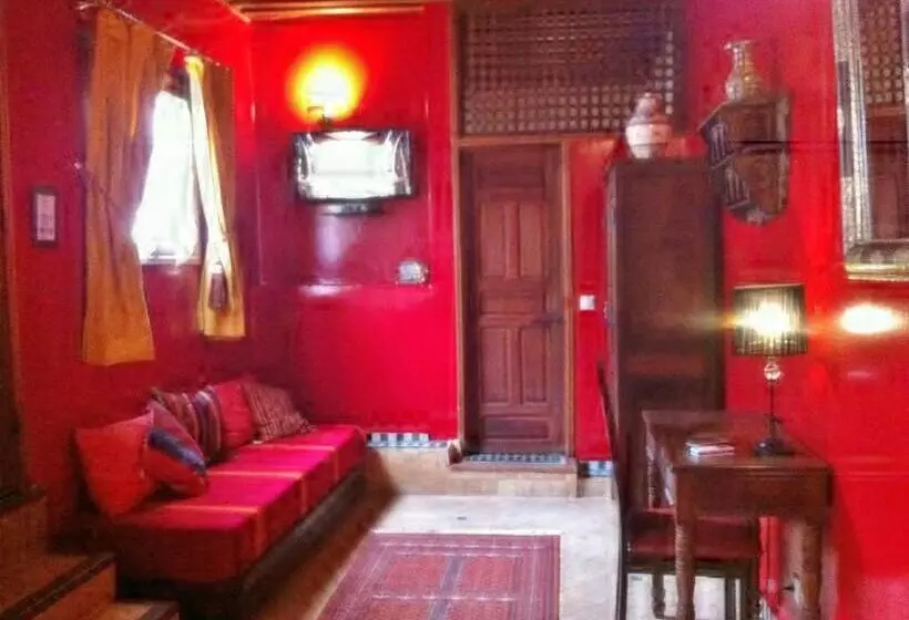اتاق استاندارد سه تخته با چشم‌انداز, Riad Letchina