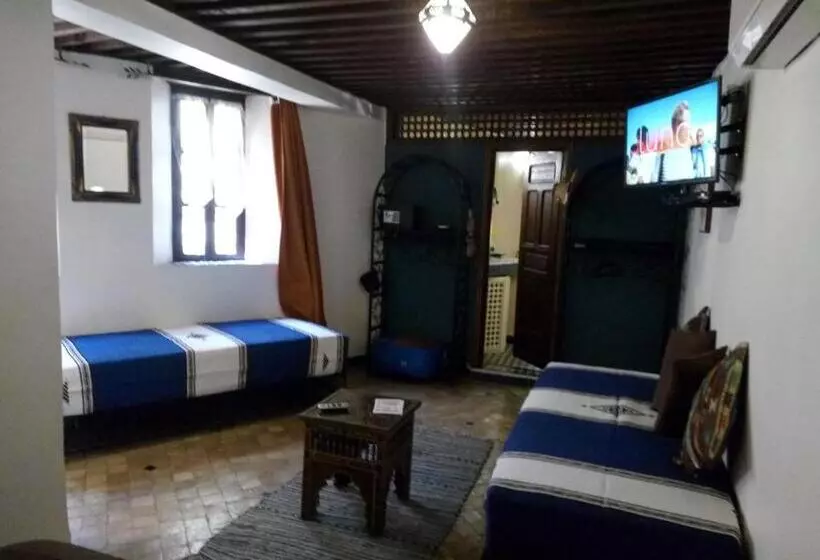 اتاق کلاسیک خانوادگی, Riad Letchina