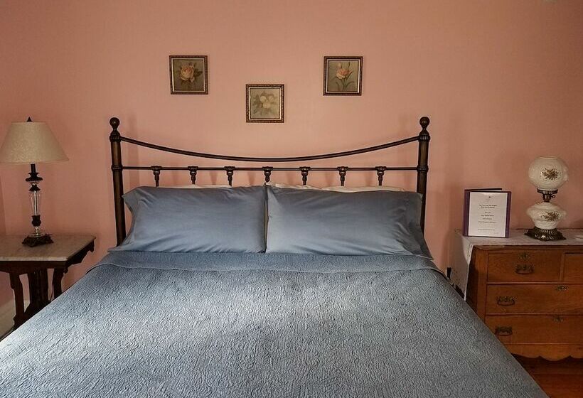 Номер Стандарт, The Fox And The Grapes Bed & Breakfast