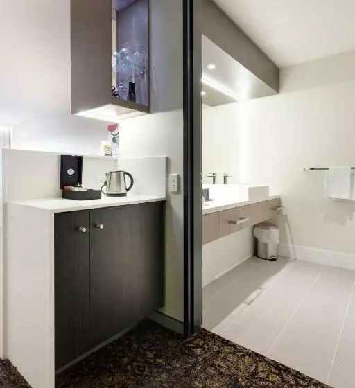 Executive Room King Size Bed