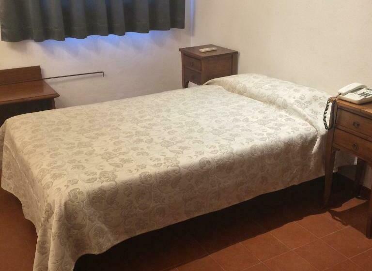 Quarto Estandar Individual, Luna