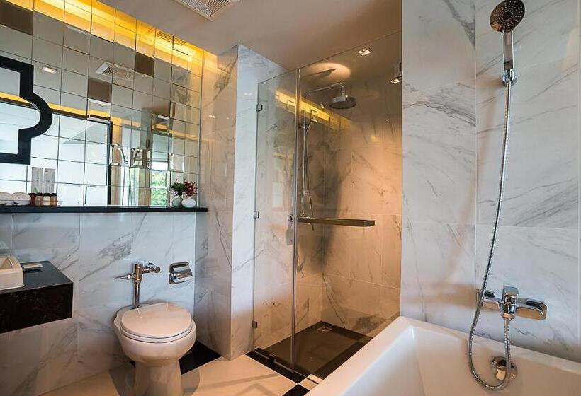 Deluxe Room Side Sea View