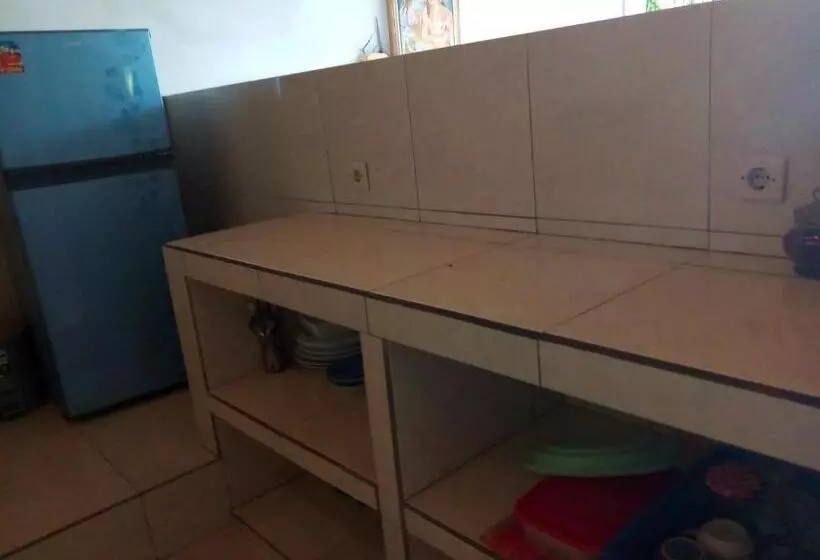 استودیو استاندارد با چشم‌انداز باغ, Rumah Wayans Lipah
