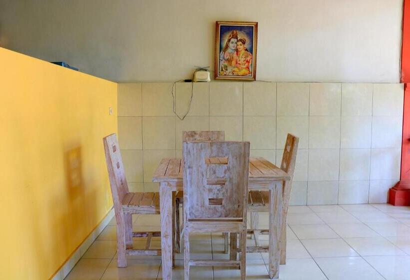 إستوديو قياسى مطلّ علي الحديقة, Rumah Wayans Lipah