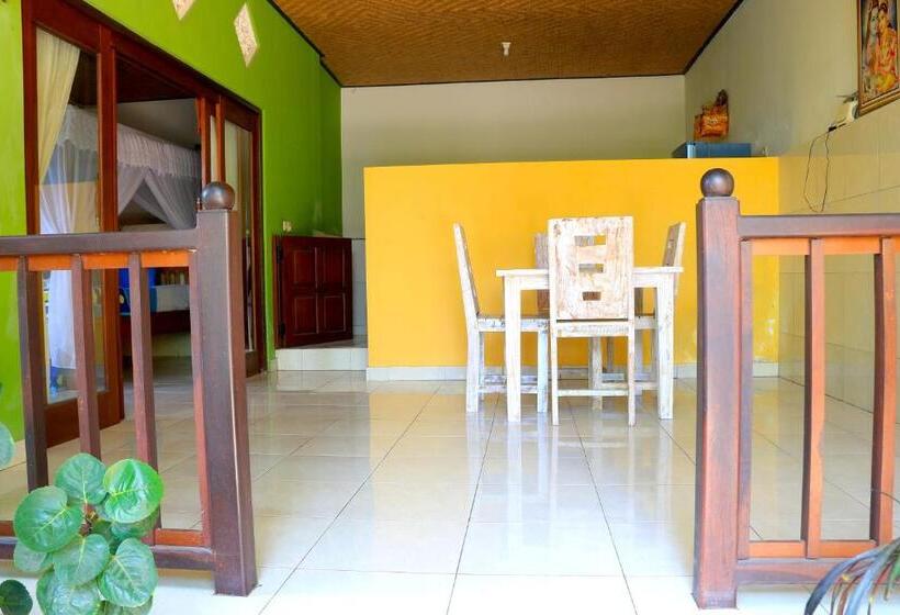 إستوديو قياسى مطلّ علي الحديقة, Rumah Wayans Lipah