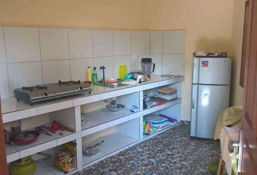 غرفة قياسية مطلّة علي البحر, Rumah Wayans Lipah