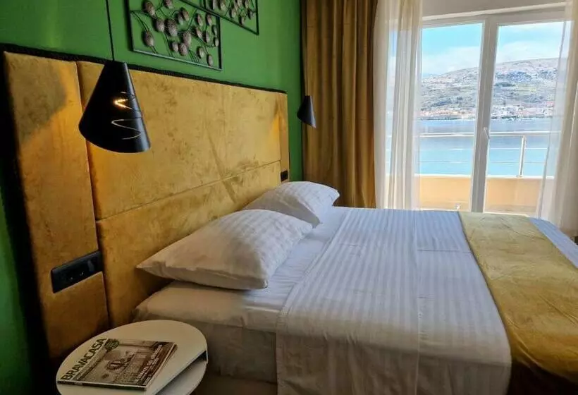اتاق استاندارد با بالکن و چشم‌انداز دریا, Boutique Villa Revelin