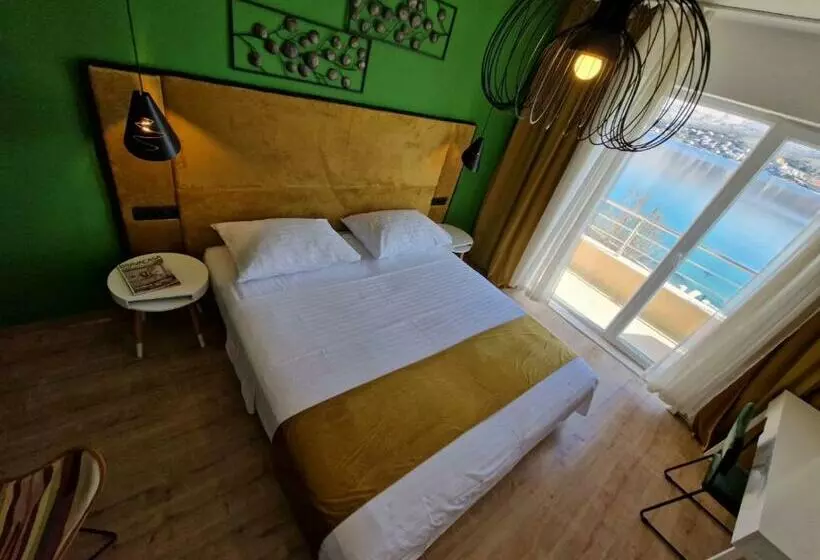 اتاق استاندارد با بالکن و چشم‌انداز دریا, Boutique Villa Revelin