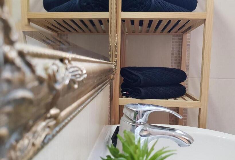 اتاق خانوادگی با چشم‌انداز دریا, Boutique Villa Revelin