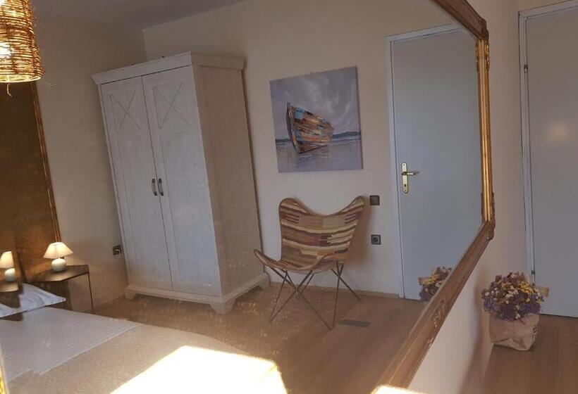 Family Room Sea View, Boutique Villa Revelin