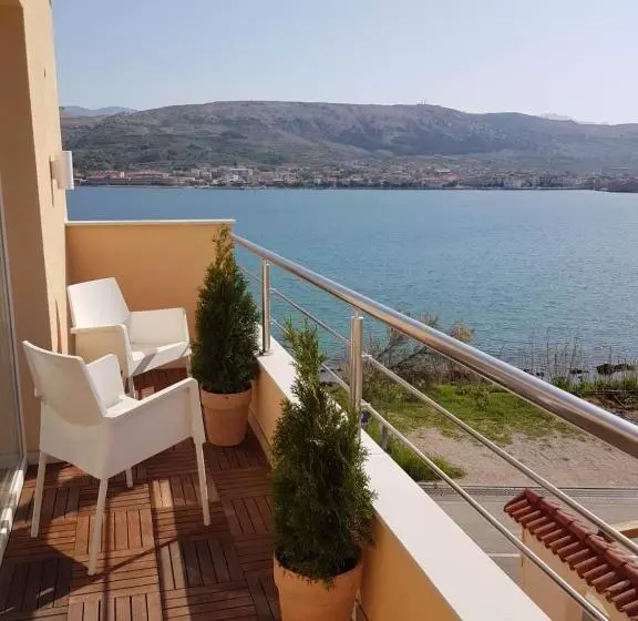 اتاق راحتی, Boutique Villa Revelin