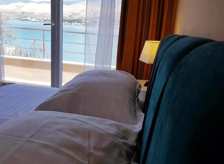 اتاق لوکس با چشم‌انداز دریا, Boutique Villa Revelin