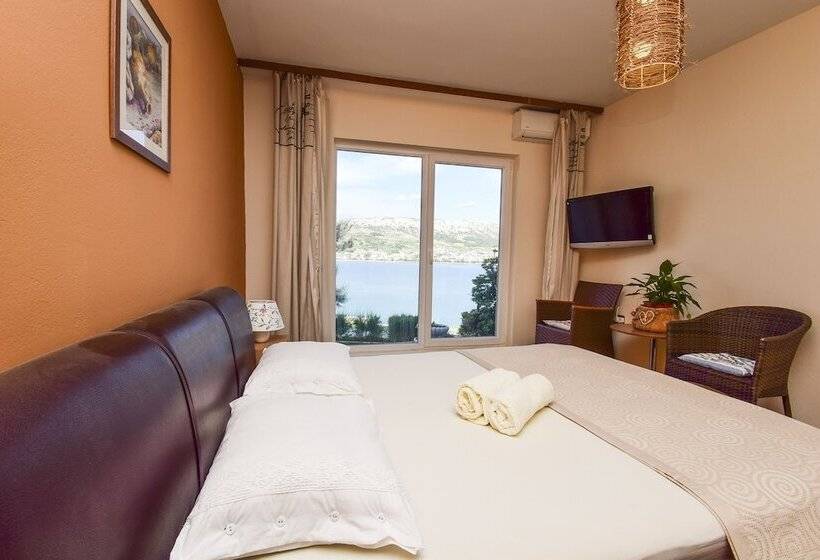 Family Room Sea View, Boutique Villa Revelin